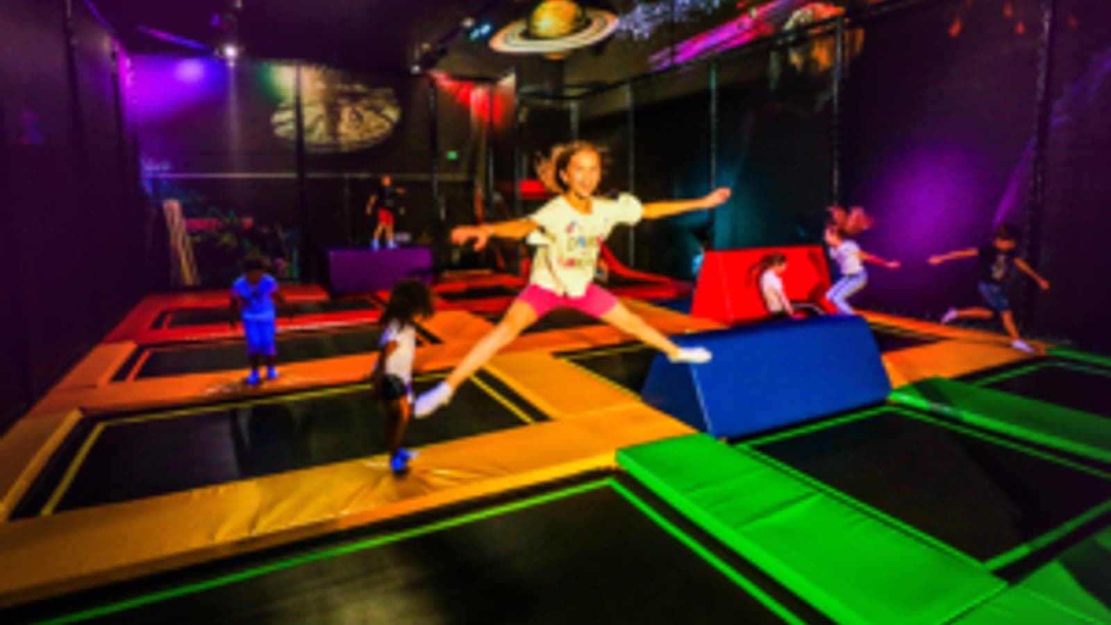 Badaboom trampoline zone illustration