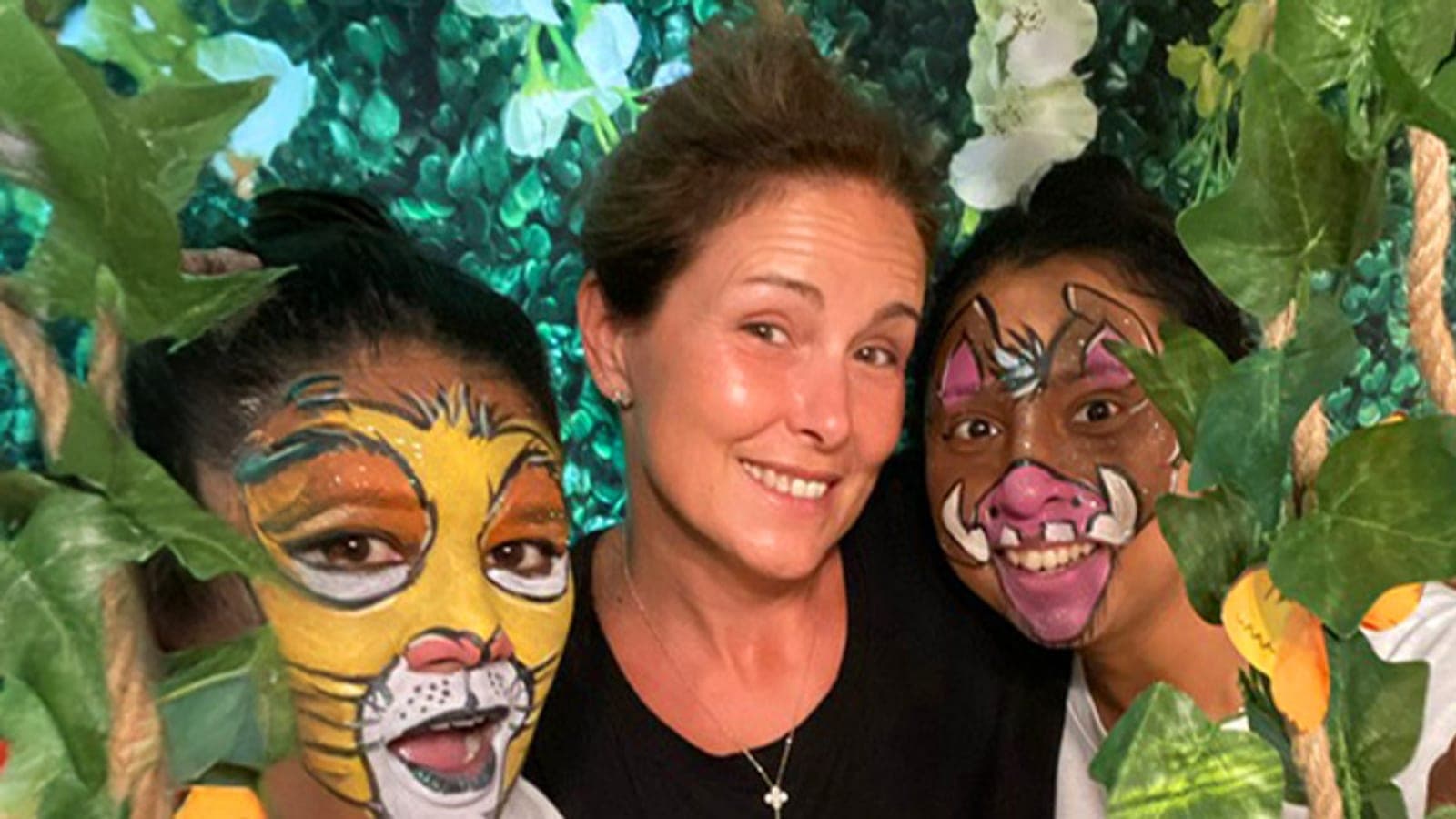 Happyfaces face painting banner for kids birthdays in Luxembourg